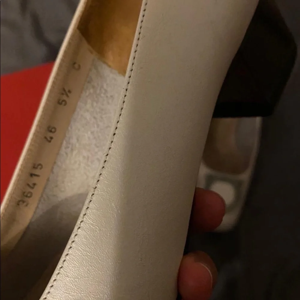 Salvatore Ferragamo Margaret - Picture 3 of 4